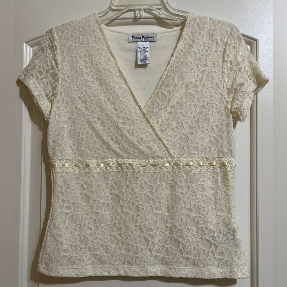 Rena Rowan Cream Lace Ribbon Lined V-Neck Short Sleeve Blouse Top Size Small